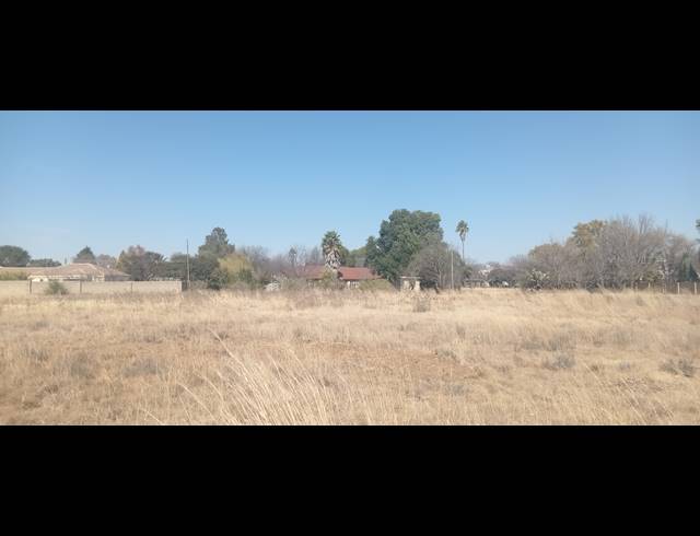 1,983M² VACANT LAND FOR SALE IN OTTOSDAL